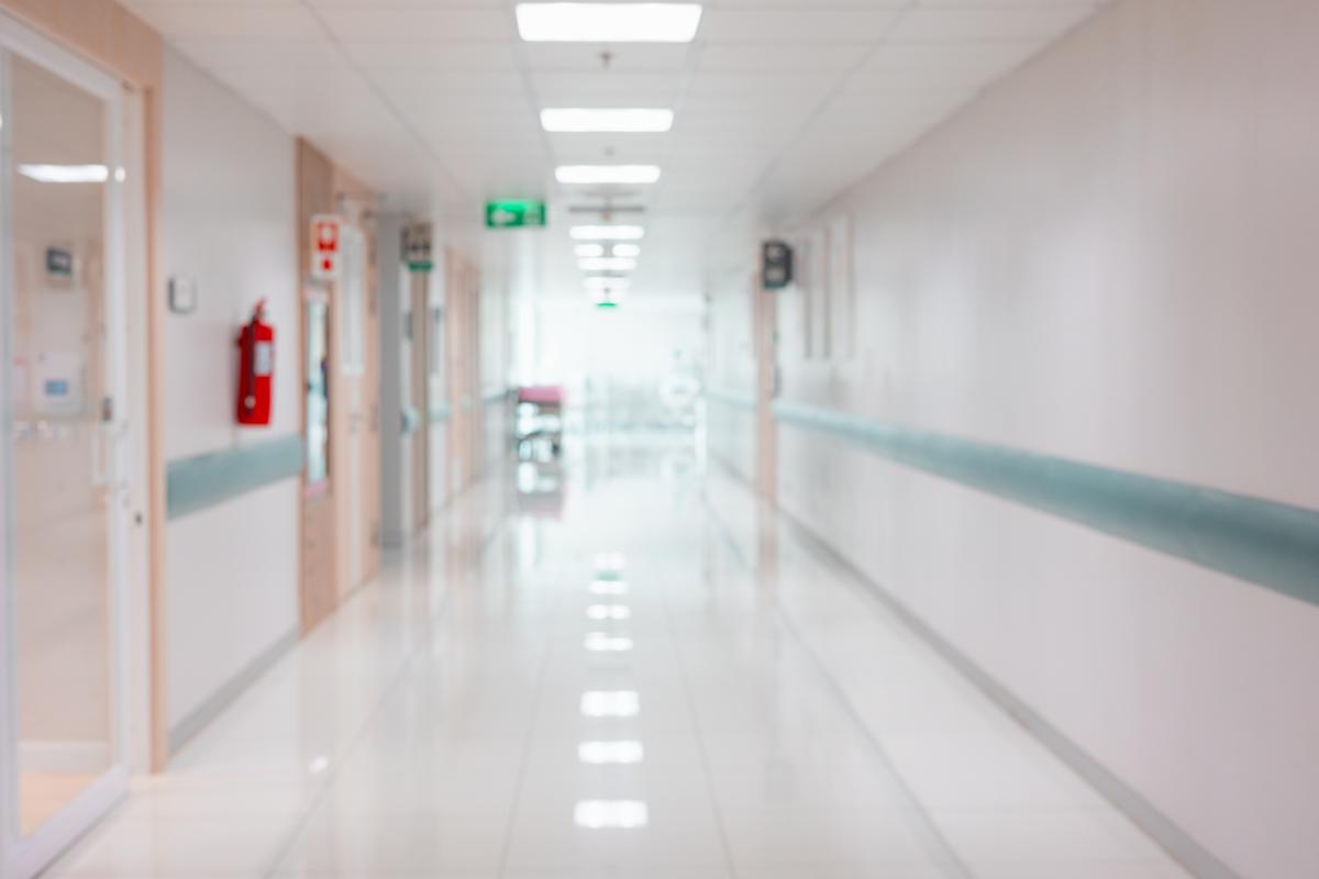 À 44 ans, elle attribue ses ballonnements à la ménopause, elle décède d'un cancer de l'intestin 15 mois plus tard