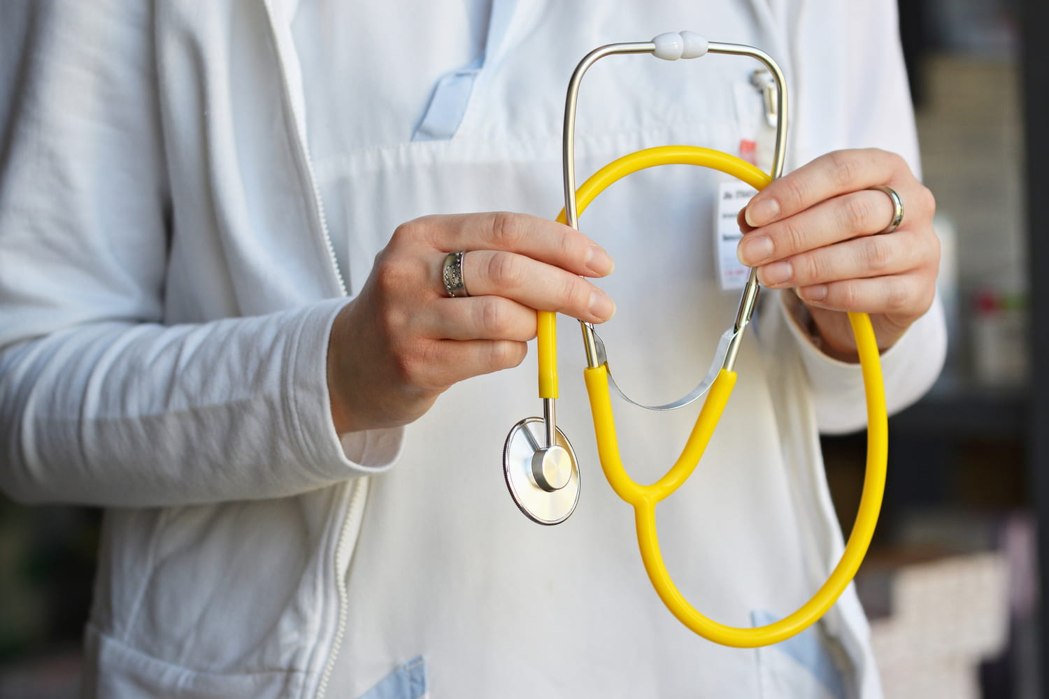 un médecin révèle comment décrocher rapidement un rendez-vous chez un cardiologue