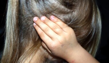 Près de Rennes, une femme se fait gifler et cracher au visage par le père de sa fille et sa nouvelle compagne