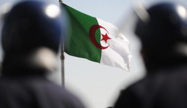 L’Algérie réplique à la France et prend des mesures restrictives contre des diplomates français