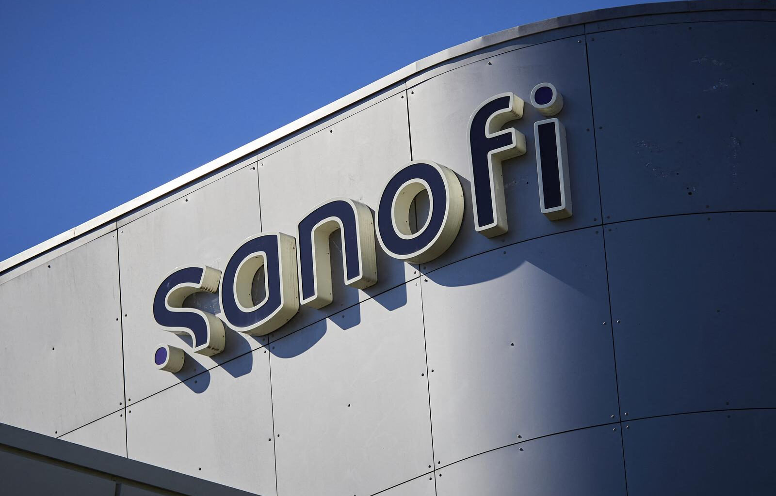 Anti-choléstérol: Sanofi suspend sa demande de déremboursement du Praluent - 18/07/2025 à 17:48