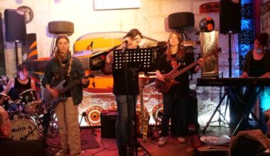 En Seine-Maritime, une famille passionnée de musique a formé son propre groupe de rock alternatif