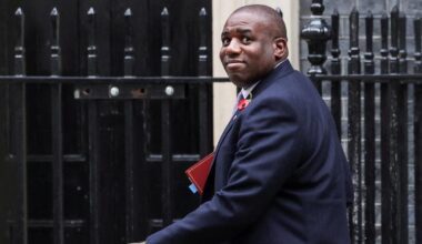 Londres condamne les récompenses pour l'aide à la capture de militants pro-démocratie «vivant au Royaume-Uni»