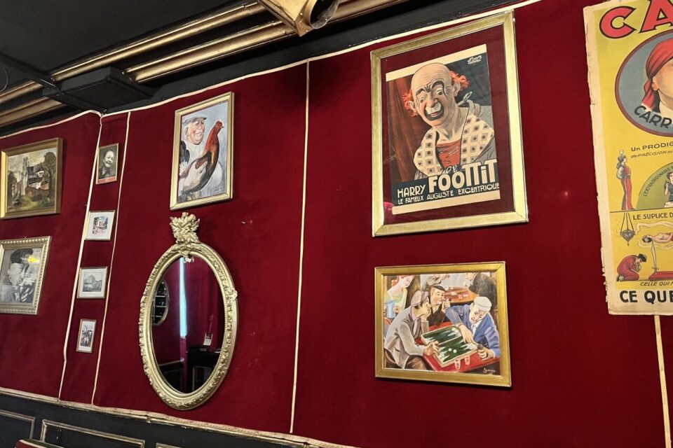 Une déco d'époque façon cabaret.