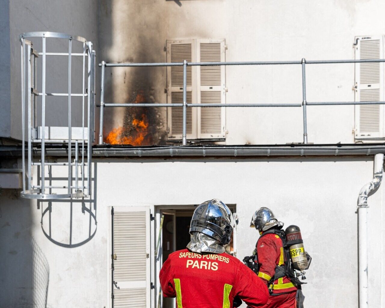 quatre personnes prisonnières des flammes sauvées par les pompiers