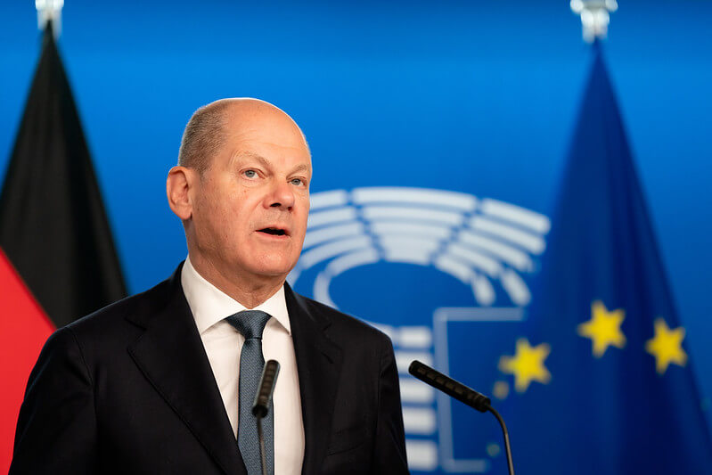 le chancelier allemand demande à l'Europe de reculer