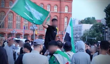 Samedi, une manifestation a eu lieu à Berlin, au cours de laquelle des slogans islamistes ont été scandés.