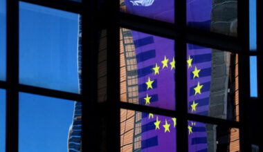 Douanes: L'UE veut un allègement immédiat dans des secteurs clés pour tout accord, selon des sources - 01/07/2025 à 13:41