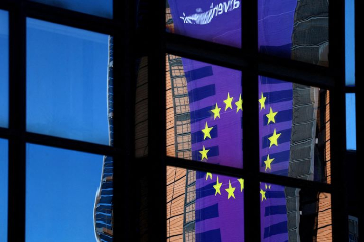 Douanes: L'UE veut un allègement immédiat dans des secteurs clés pour tout accord, selon des sources - 01/07/2025 à 13:41