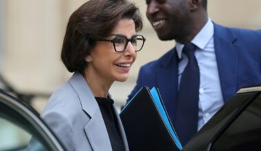 La ministre de la Culture Rachida Dati à la sortie du Conseil des ministres à l