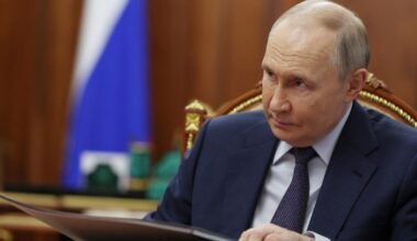 Vladimir Poutine a reçu le conseiller de Khamenei
