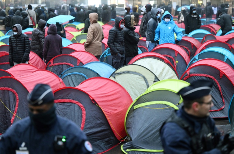 Mobilisation à Paris devant le Conseil d