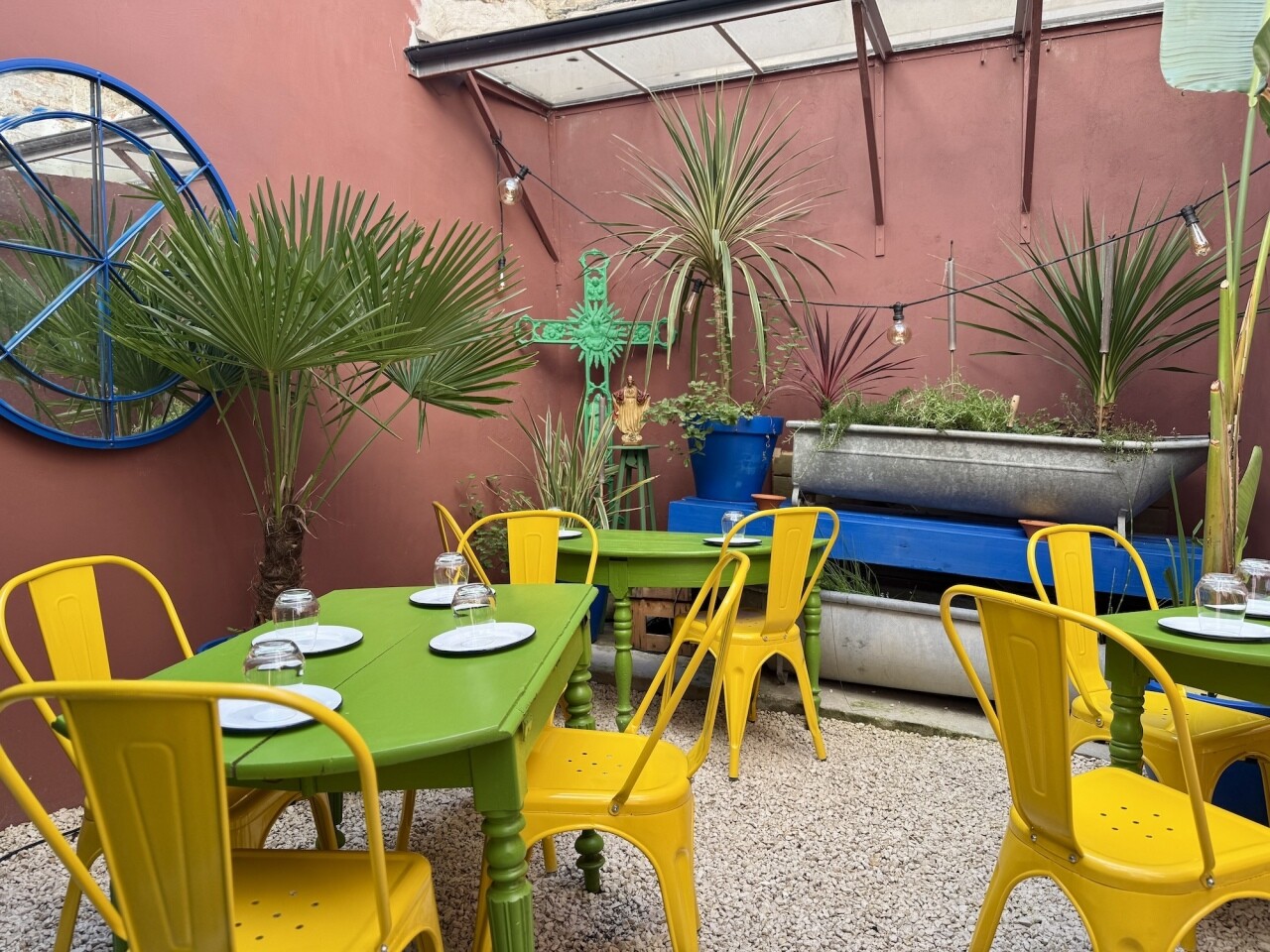 Vieux-Lille. Terrasse cachée, déco atypique et charcuterie haut de gamme dans ce nouveau resto