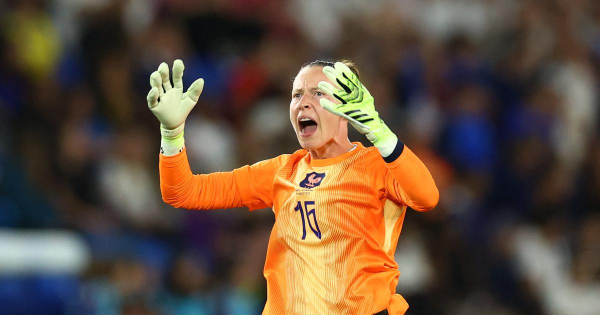 la gardienne des Bleues dénonce «la haine» en ligne après l'élimination à l’Euro