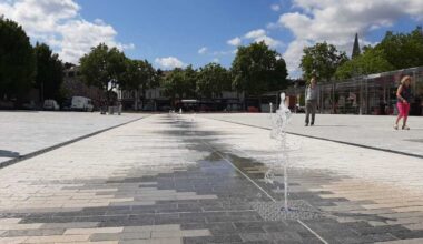 La Madeleine. La nouvelle place du marché se dévoile, avec son chemin d'eau et sa hall aux miroirs