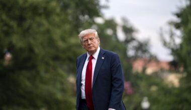Donald Trump annonce l'envoi de systèmes de défense anti-aérienne Patriot à l'Ukraine - rts.ch