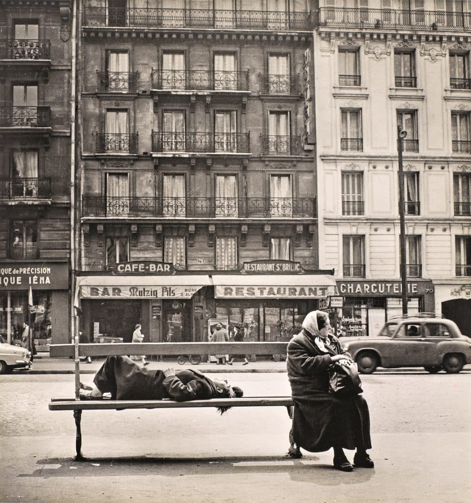 Agnès Varda, Boulevard du Montparnasse, Paris, mars 1956 © Succession Agnès Varda