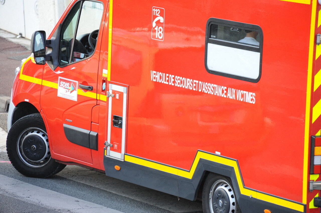 Un adolescent de 13 ans en urgence absolue après une chute du 4e étage près de Bordeaux
