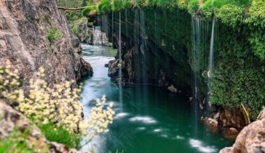 la bouée-pneu chavire dans le fleuve Hérault à la cascade parapluie, un mort