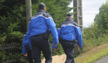 il tirait au pistolet dans son jardin, ses voisins préviennent les gendarmes