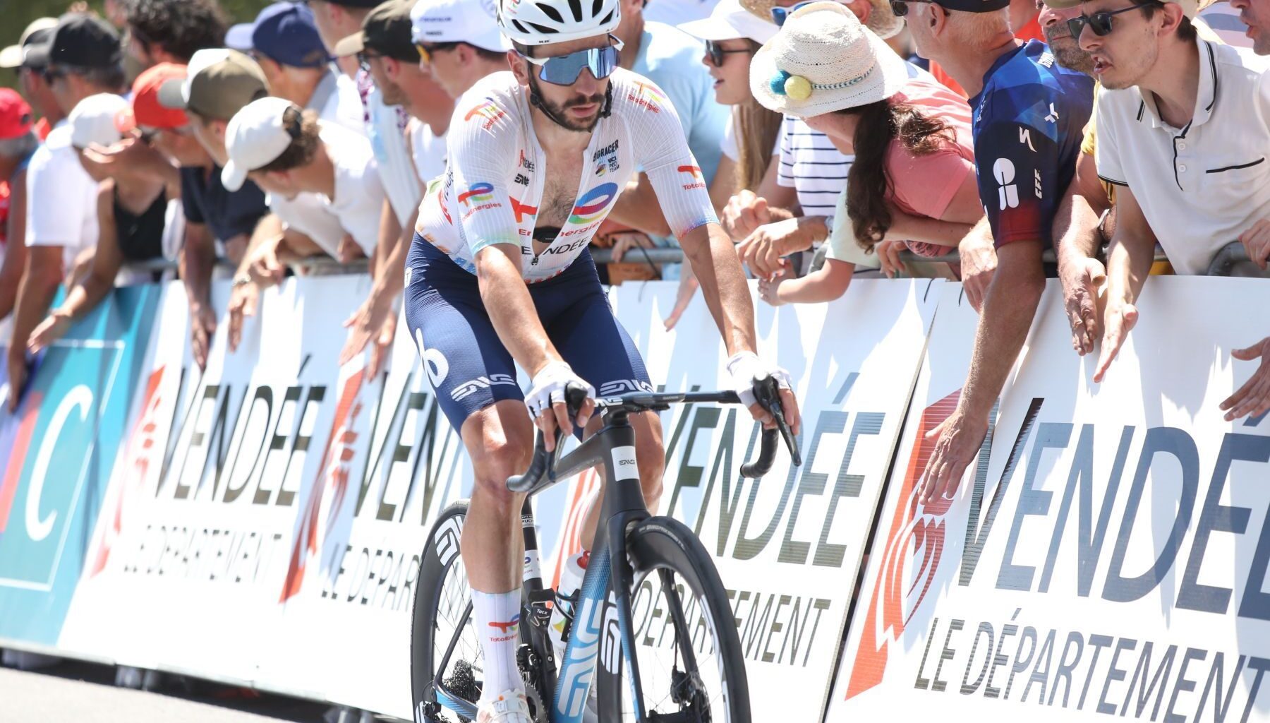 TotalEnergies change de maillot pour le Tour de France - Actualité