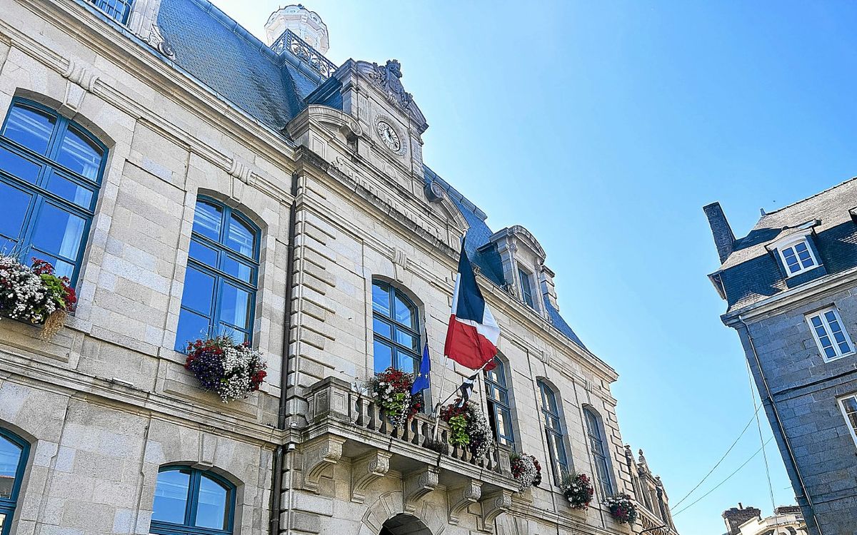 Un élu demande aux maires des Côtes-d’Armor de remettre en place le drapeau de l’Ukraine