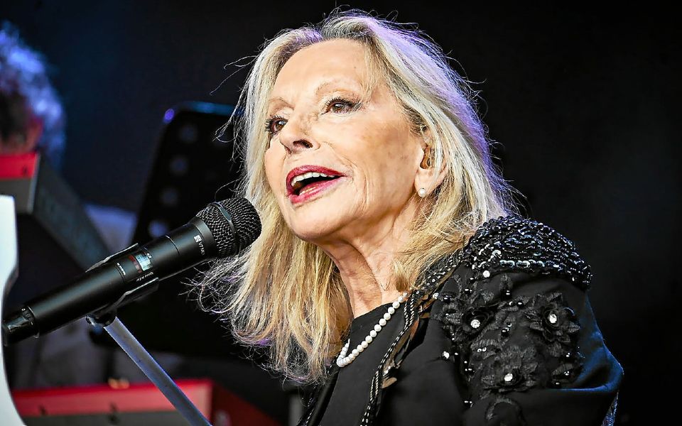 Véronique Sanson a enflammé la scène du festidreuz avec ses fidèles musiciens.