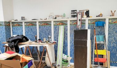 « Je voulais remettre à neuf le mur du fond » : quand un commerçant de Rennes découvre une mosaïque Odorico rarissime dans sa boutique