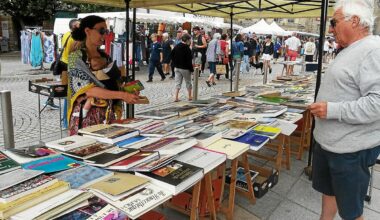 Marché de bouquinistes ce vendredi au pied de la cathédrale de Saint-Pol-de-Léon