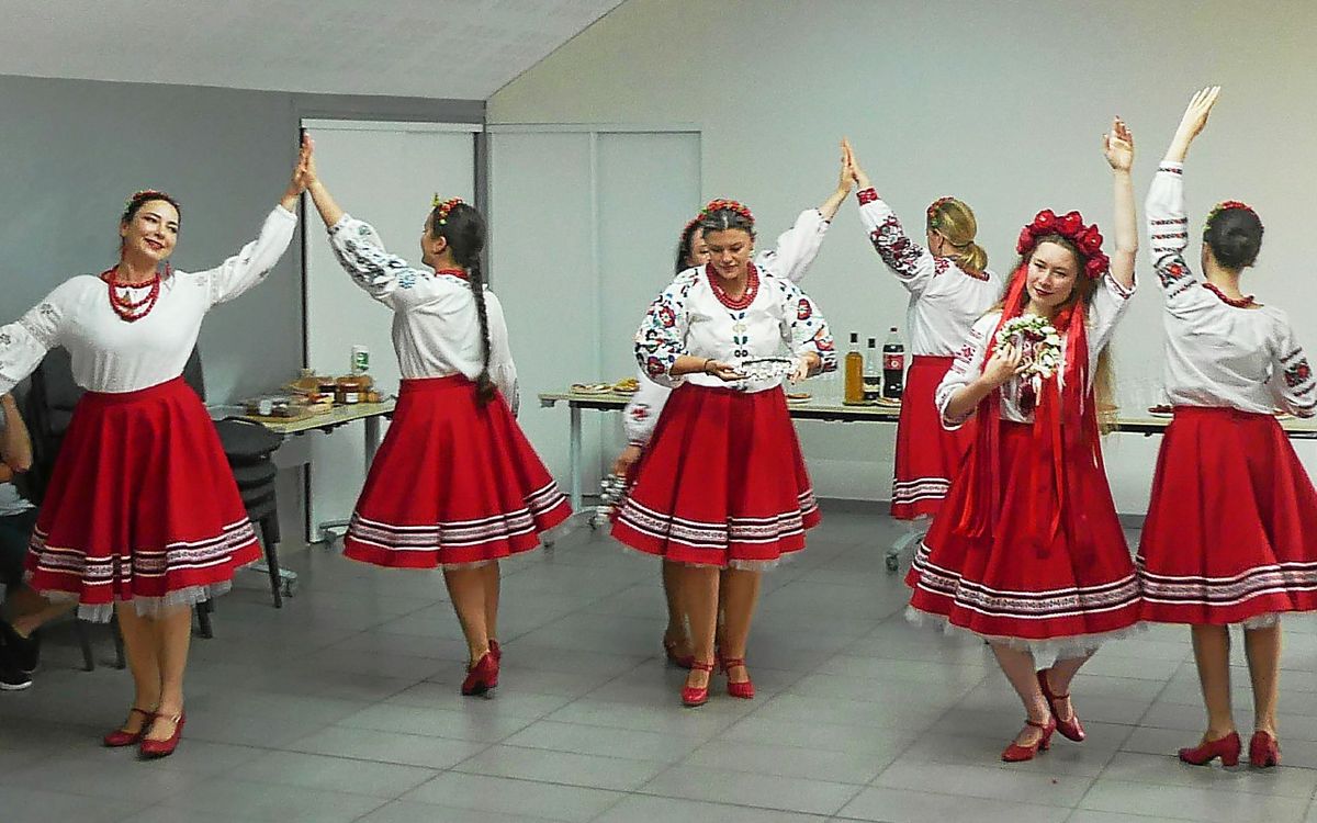 Les familles qui ont accueilli des réfugiés ukrainiens pendant trois ans honorées à Plouguin