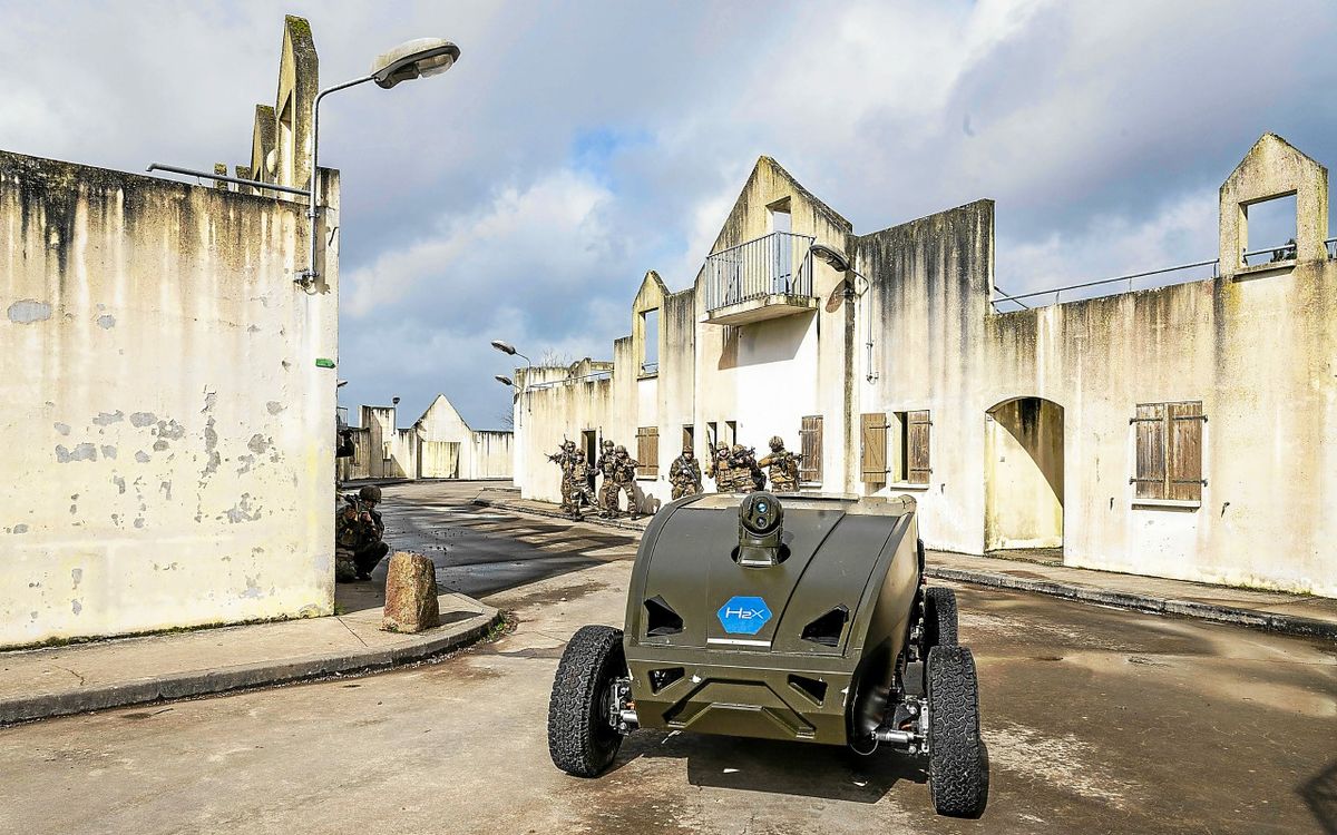 « Une fierté et un peu de stress » : le robot de la société bretonne H2X-Ecosystems présenté aux Invalides pour le 14-juillet
