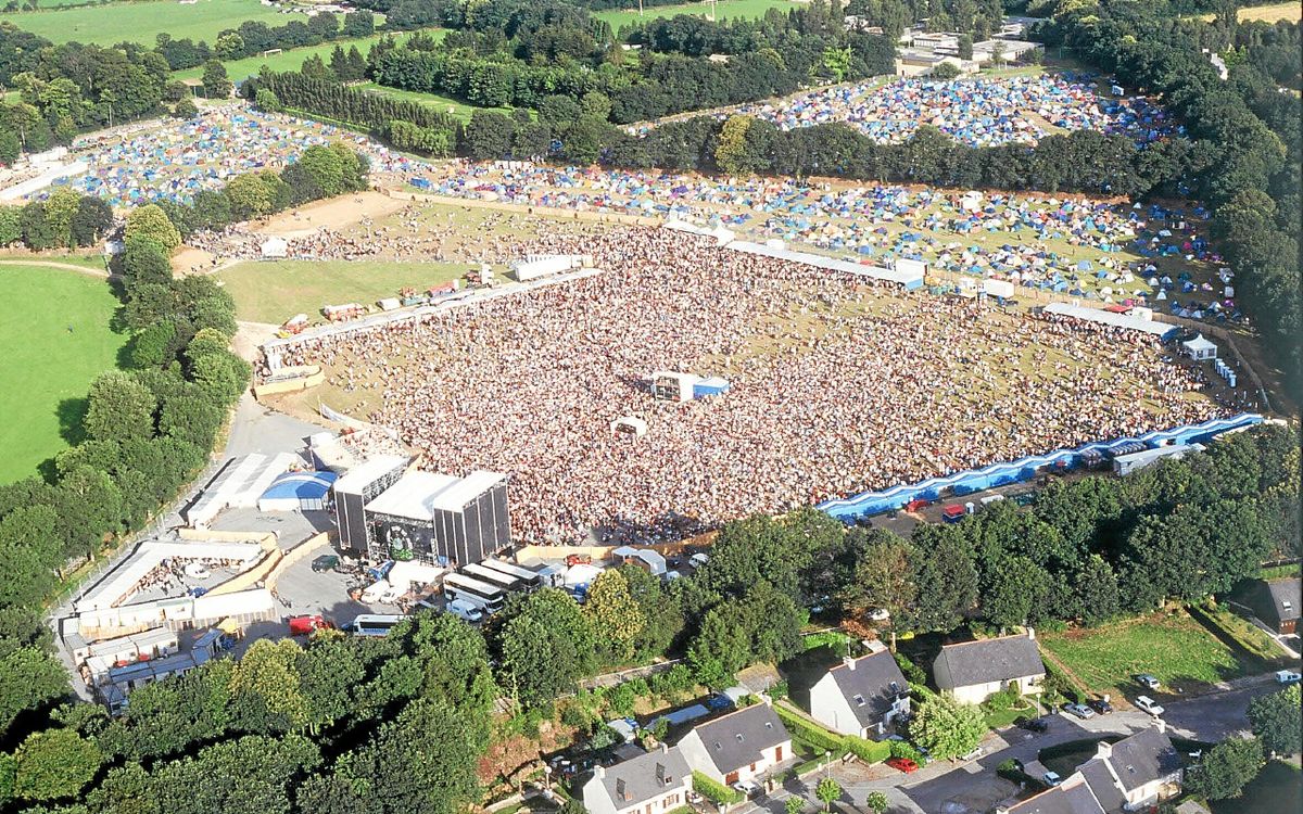 « C’est surtout de ma jeunesse dont je suis nostalgique » : pour les Carhaisiens, les Vieilles Charrues ce n’était pas forcément mieux avant