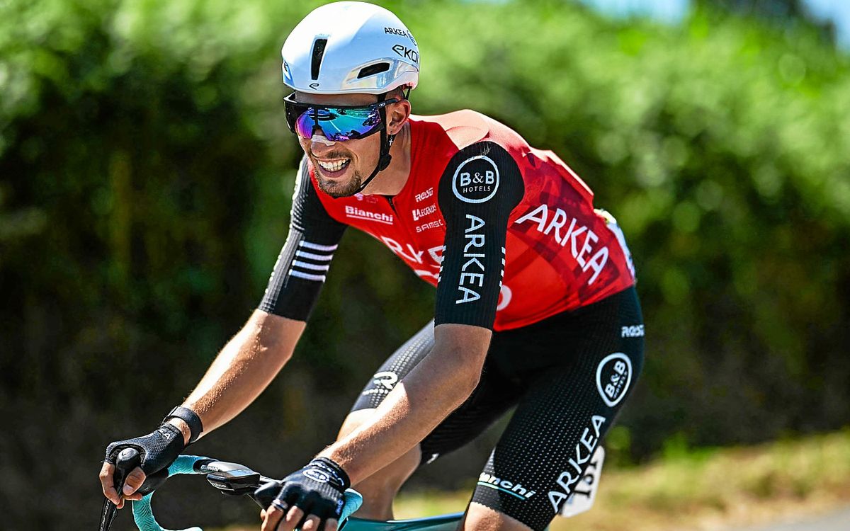 « Il m’a dit « accroche-toi », je lui ai répondu « je suis mort » » : Kévin Vauquelin et Jordan Jégat, symboles du renouveau Français sur le Tour de France [Vidéo]