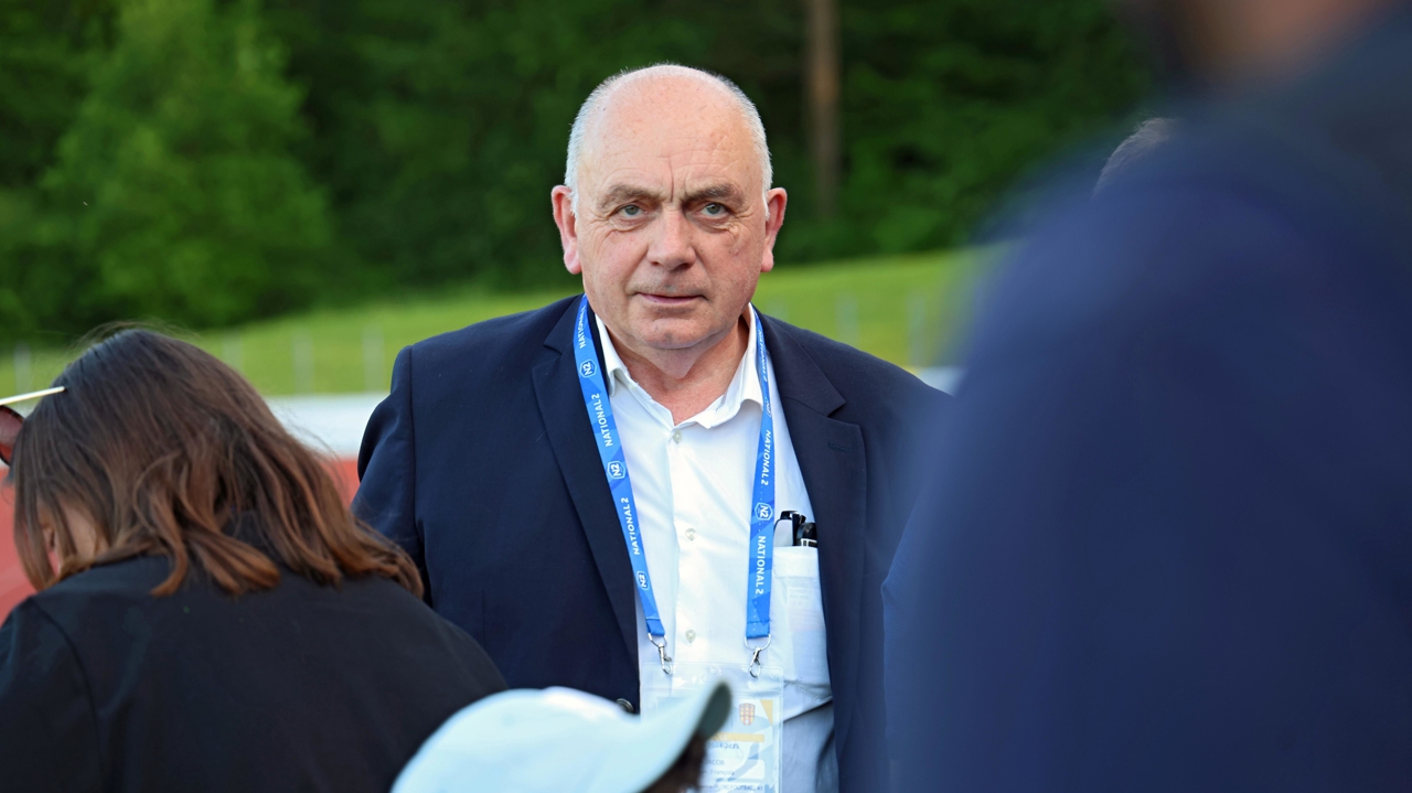 "C’est flinguer les clubs à petit budget", le président du Blois Foot dénonce le groupe de son équipe