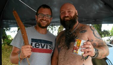 « Ça pue, c’est sec et craquant… Mais c’est super bon ! » : cauchemar en cuisine au camping des Vieilles Charrues [Vidéo]