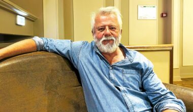 « Merlin attire la sympathie, et ça me touche beaucoup » : Jacques Chambon, acteur de la série Kaamelot est à Dinan ce week-end [Vidéo]