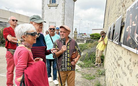 Félix Le Garrec s’est arrêté devant chacun de ses clichés pour évoquer les souvenirs liés à ces derniers.