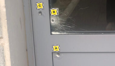 des dealers débarquent devant une tour de Vénissieux et ouvrent le feu sur la façade