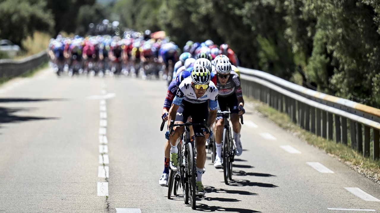 le Mont Ventoux attend le peloton de pied ferme