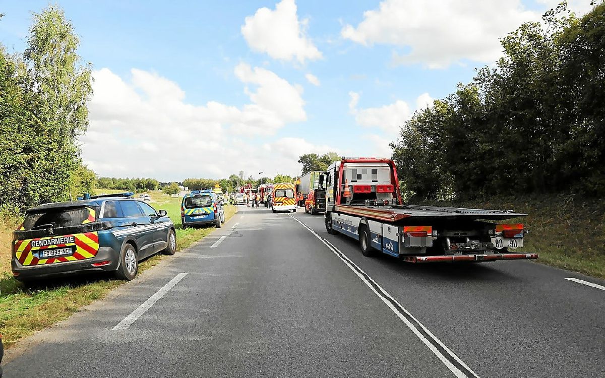 Un camion couché sur la route bloque la circulation en Ille-et-Vilaine