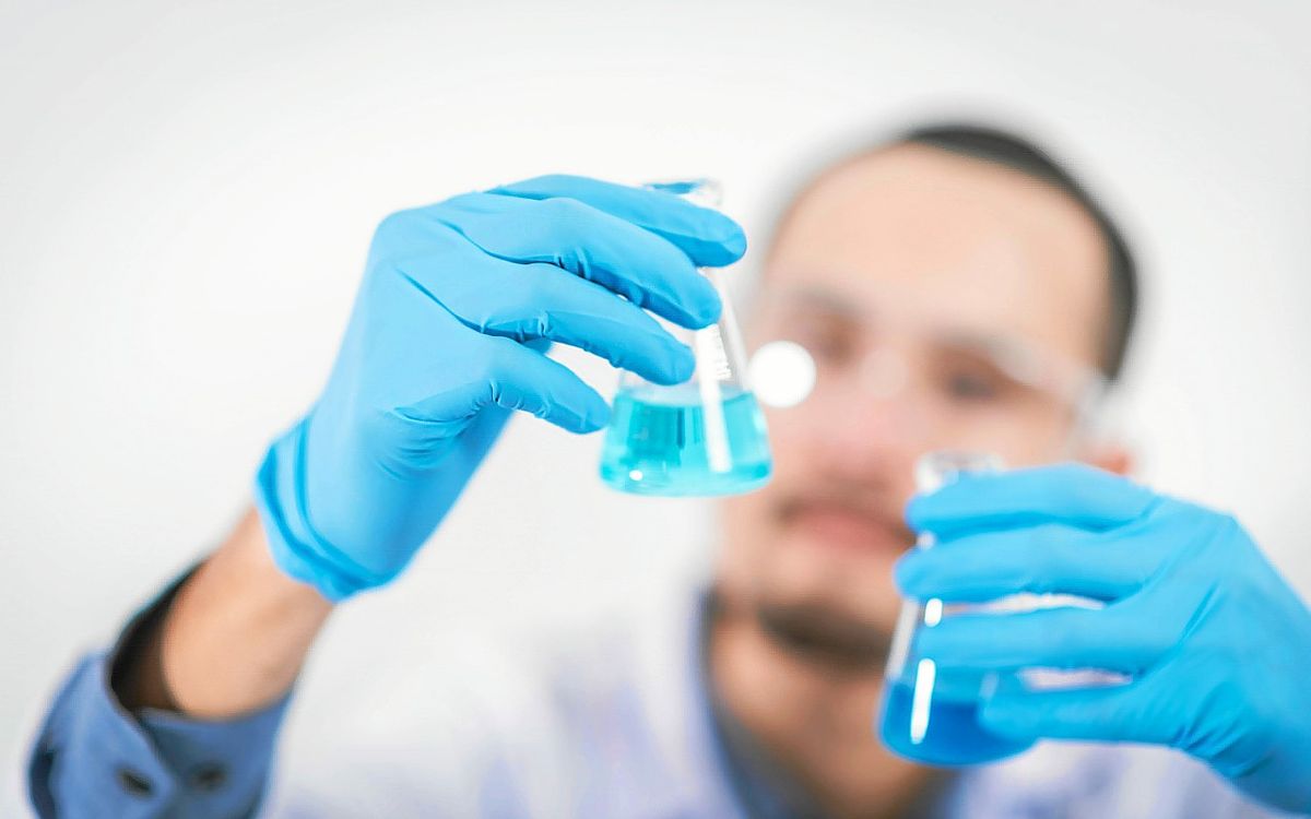 Il faisait la promotion de médicaments « merveilleux » à Rennes : comment cet homéopathe est devenu célèbre mondialement