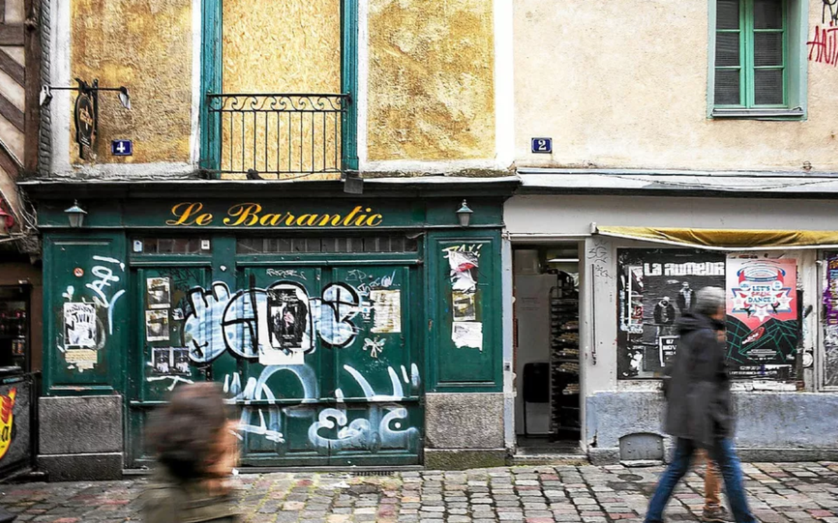 Les propriétaires avaient gagné en justice, la Ville de Rennes fait finalement interdire l’accès à ces logements