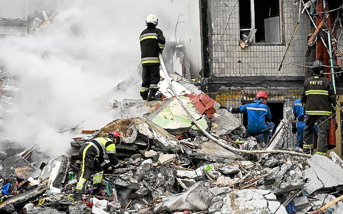 En Ukraine, une attaque de missiles et de drones russes fait au moins six morts à Kiev