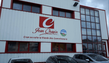 Près de Rennes, un camion s’enflamme sur le parking d’une entreprise