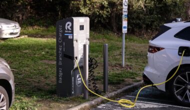 Les ventes de voitures neuves dégringolent en juin en Europe, celles des électriques progressent partout… sauf en France – Libération