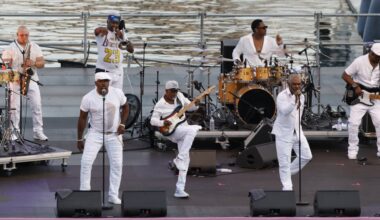 Earth, Wind & Fire ont enflammé le Vieux-Port de Marseille dans une ambiance disco