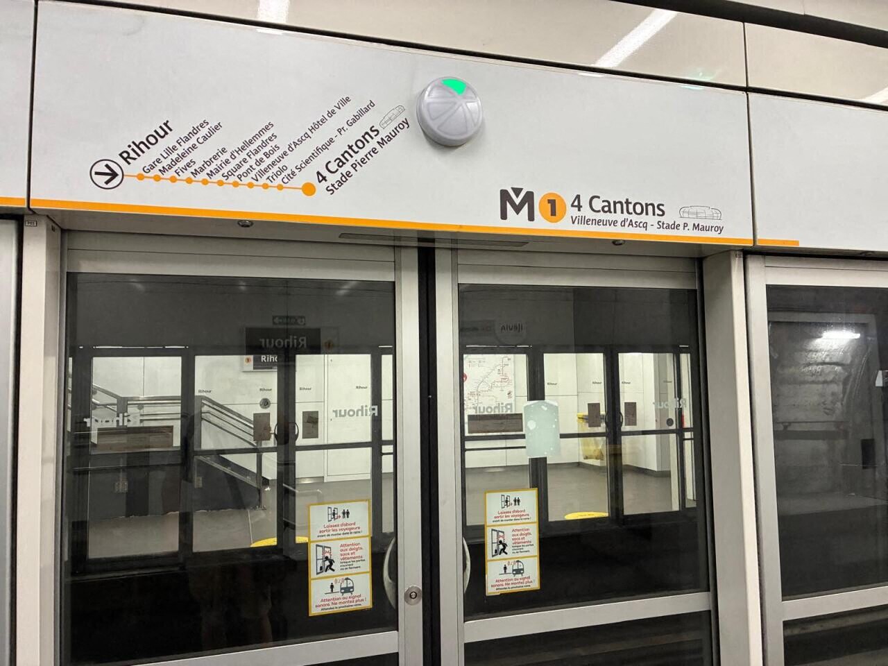 la ligne 1 du métro a été interrompue ce vendredi