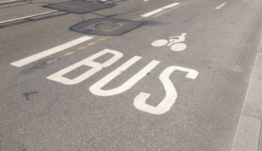 Près de Lyon : une femme percutée par un bus et gravement blessée