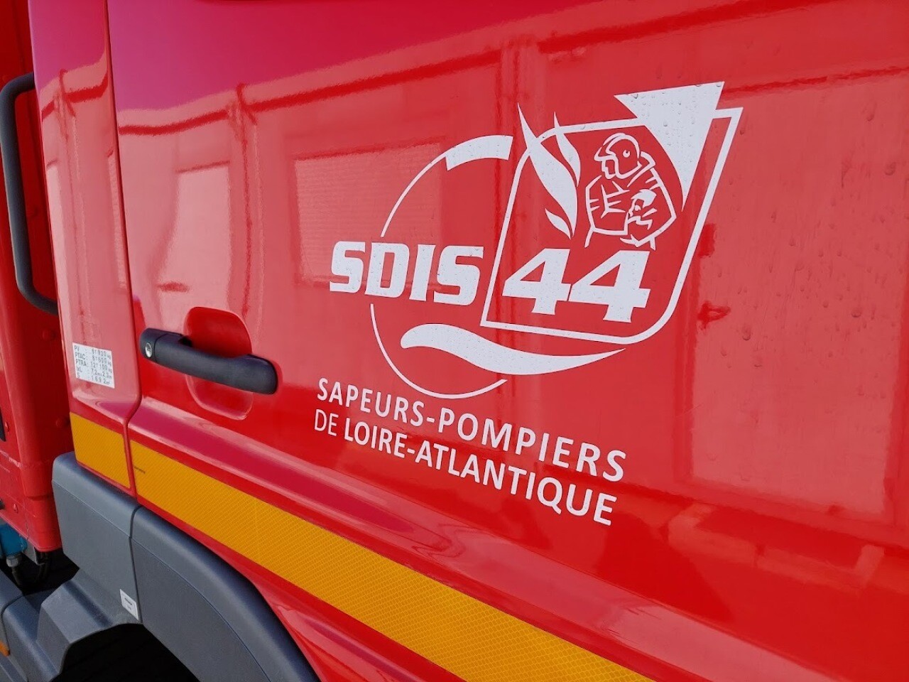 Un incendie au milieu des voies provoque d’importants bouchons sur la Nationale entre Nantes et Vannes