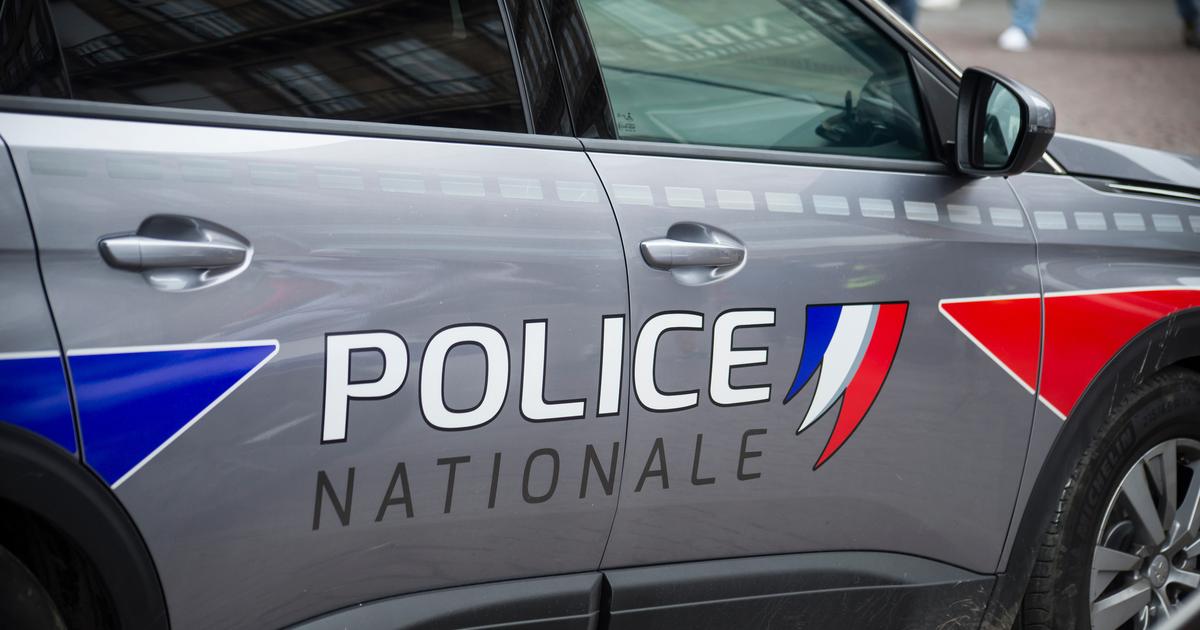 une enfant de 12 ans poignarde sa mère à la gorge